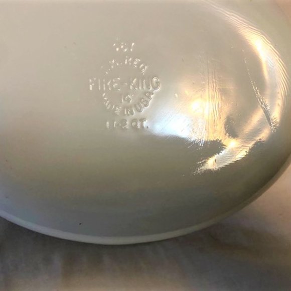 Vintage Anchor Hocking Fire-King Wheat Casserole Dish and Lid - Picture 6 of 8